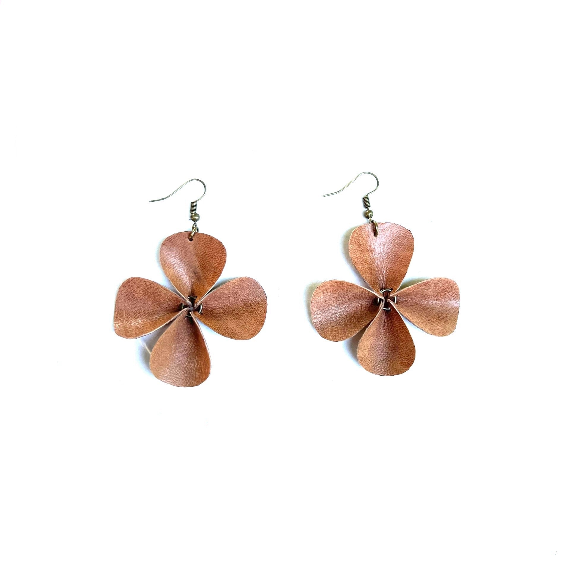 Clover Earring - Natural