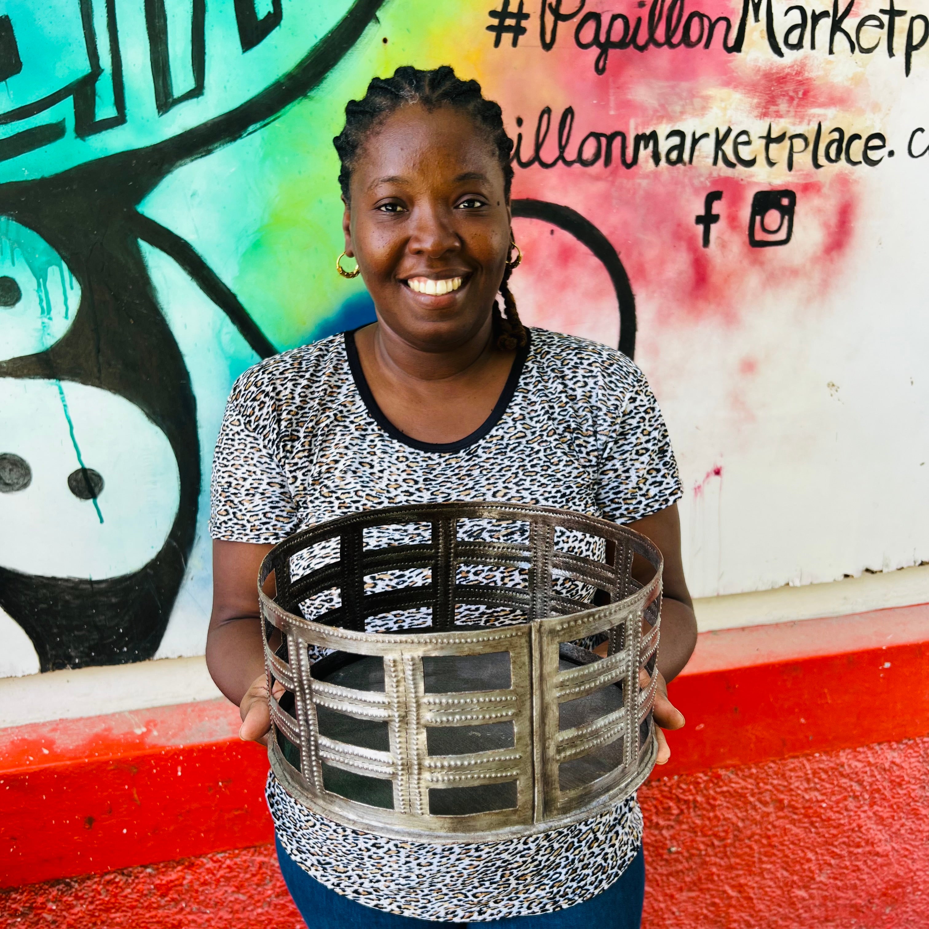 Medium Round Basket Metal Art