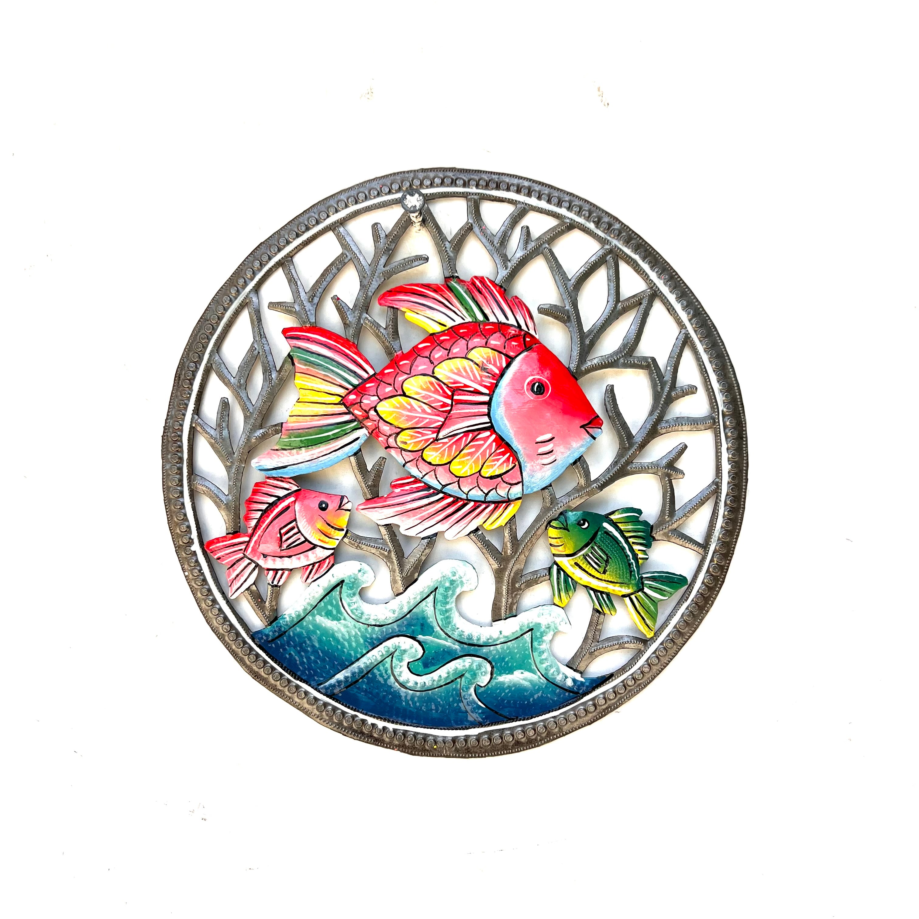 Round Swimming Three Fish